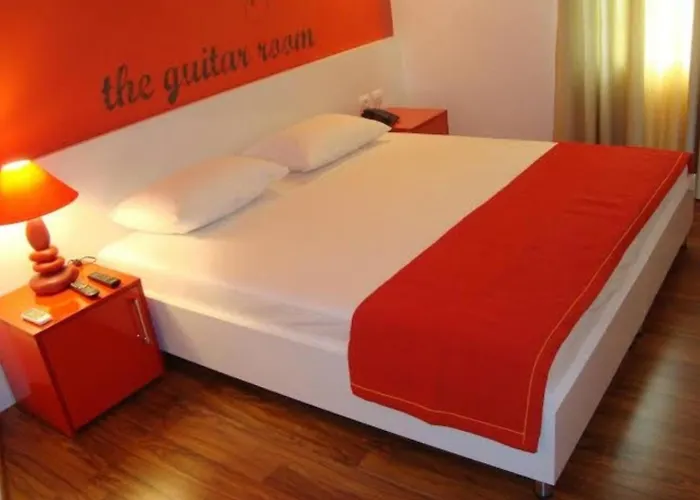 Boutique Patricia Tirana