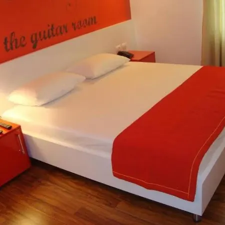 Boutique Patricia Tirana